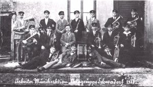 Arbeiter Musiksektion - Ortsgruppe Schwadorf - Musikverein Schwadorf - Gründungsfoto 1925